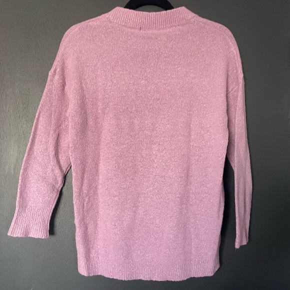 Dynamite V-Neck Orchid Sweater - Size Small - Picture 3 of 3